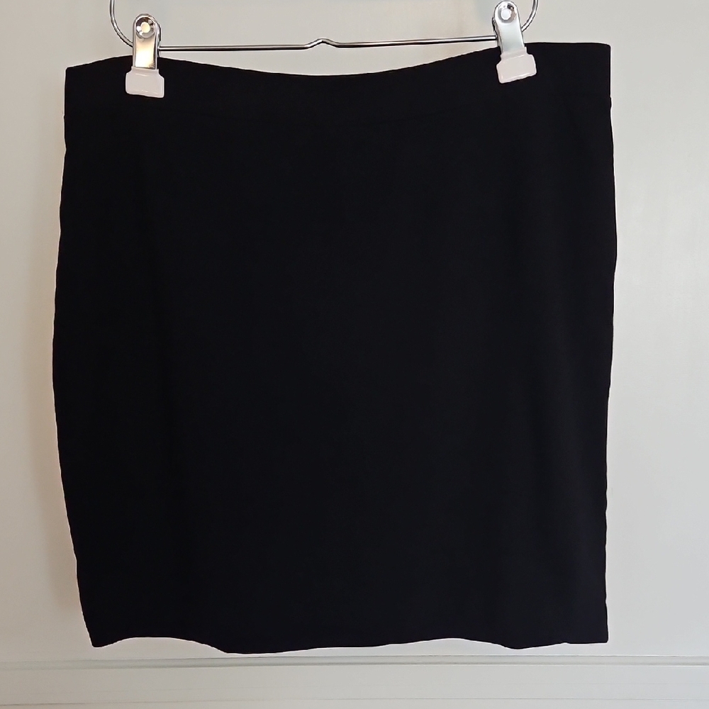 Classic Black Pencil Style Skirt